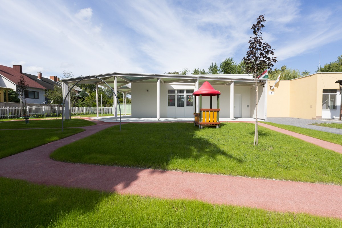 Százszorszép bölcsőde bővítése Sopron